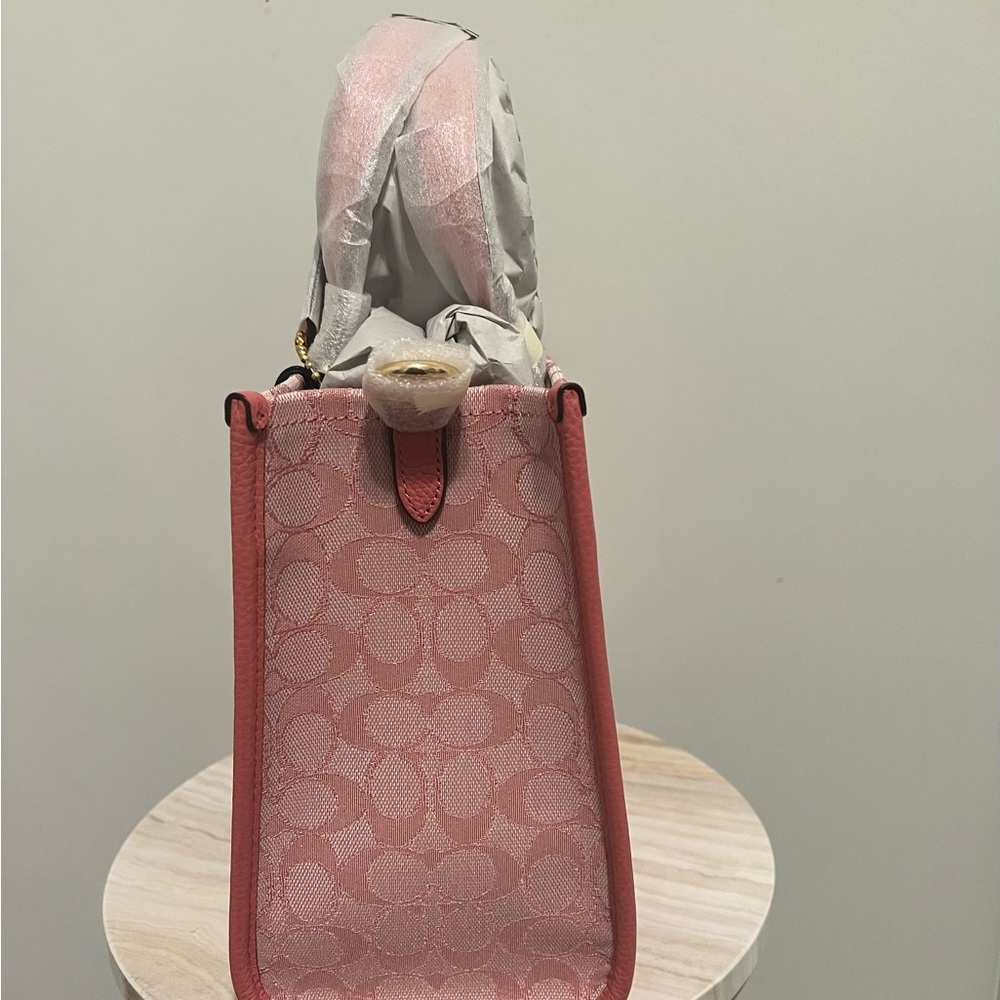 NWT Coach Dempsey Carryall In Signature Jacquard With Stripe And Coach Patch - Picture 5 of 11